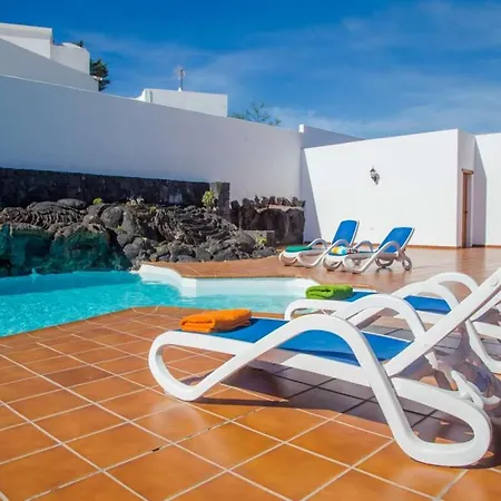 Sleeps 6 Pool Wifi *