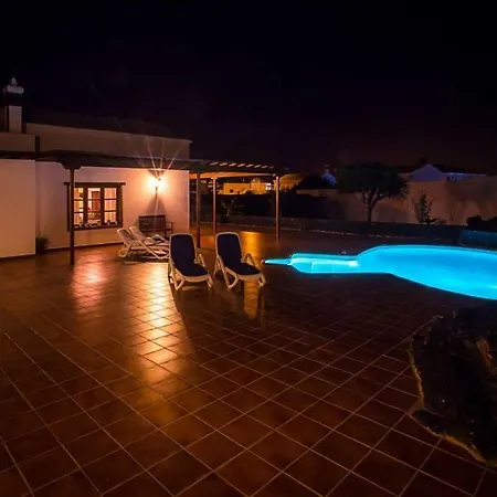 Sleeps 6 Pool Wifi Mozaga