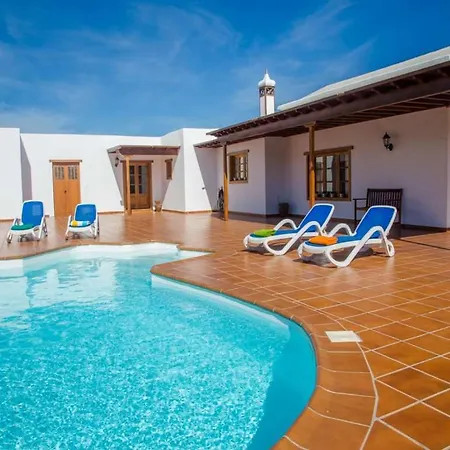 Sleeps 6 Pool Wifi