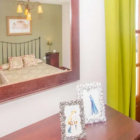 Vila Sleeps 6 Pool Wifi