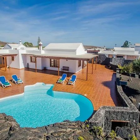 Sleeps 6 Pool Wifi Mozaga