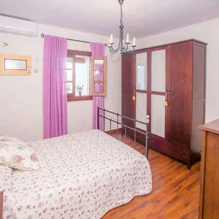 Sleeps 6 Pool Wifi *