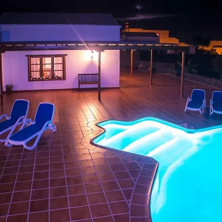 Sleeps 6 Pool Wifi Vila Mozaga