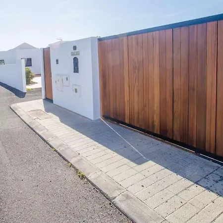 Sleeps 6 Pool Wifi Mozaga