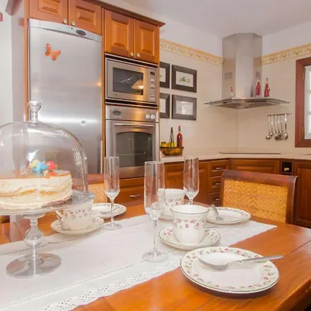 Sleeps 6 Pool Wifi
