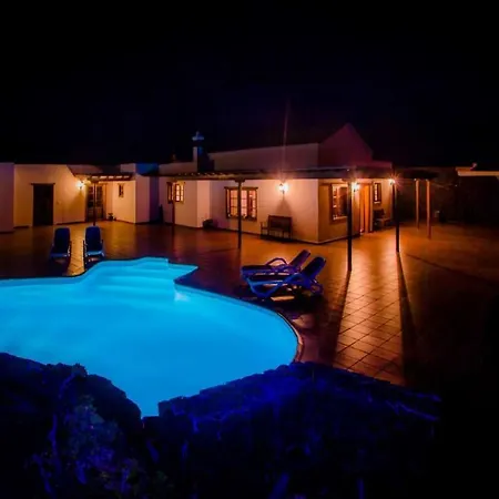 Sleeps 6 Pool Wifi